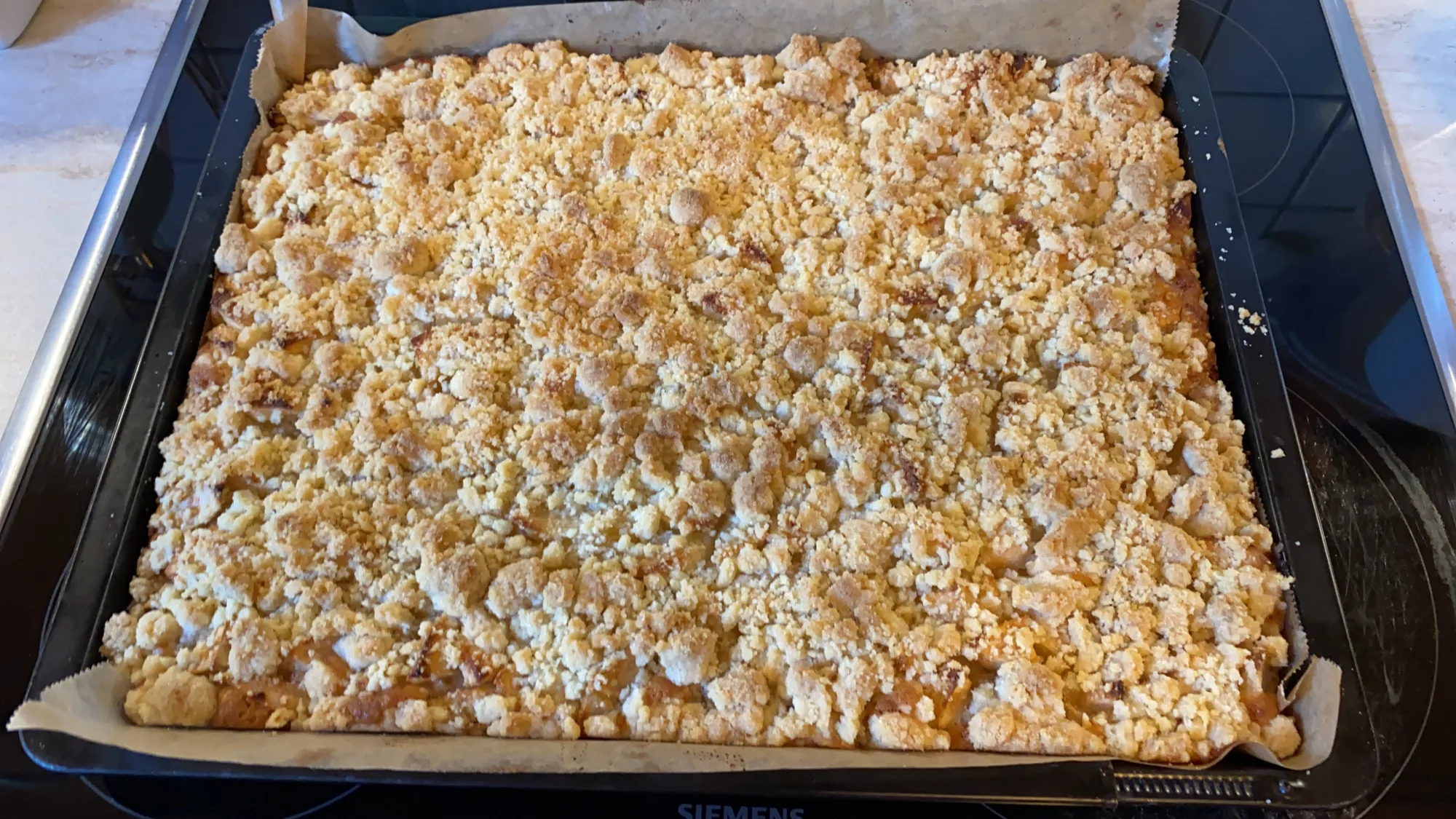 Apple Streusel Cake