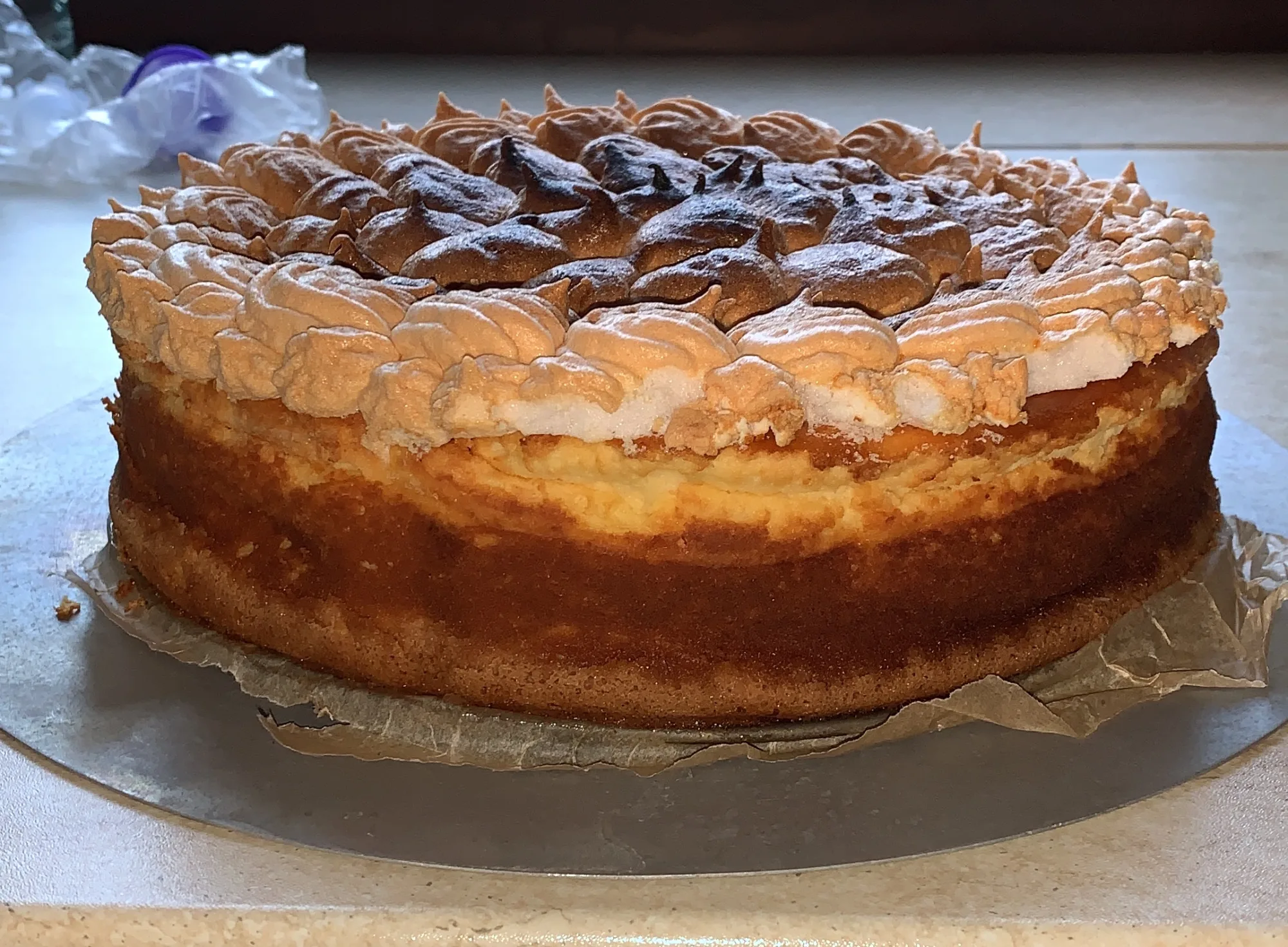 Eggnog Meringue Cheesecake without a Crust (Eierlikör-Baiser-Käsekuchen ohne Boden)