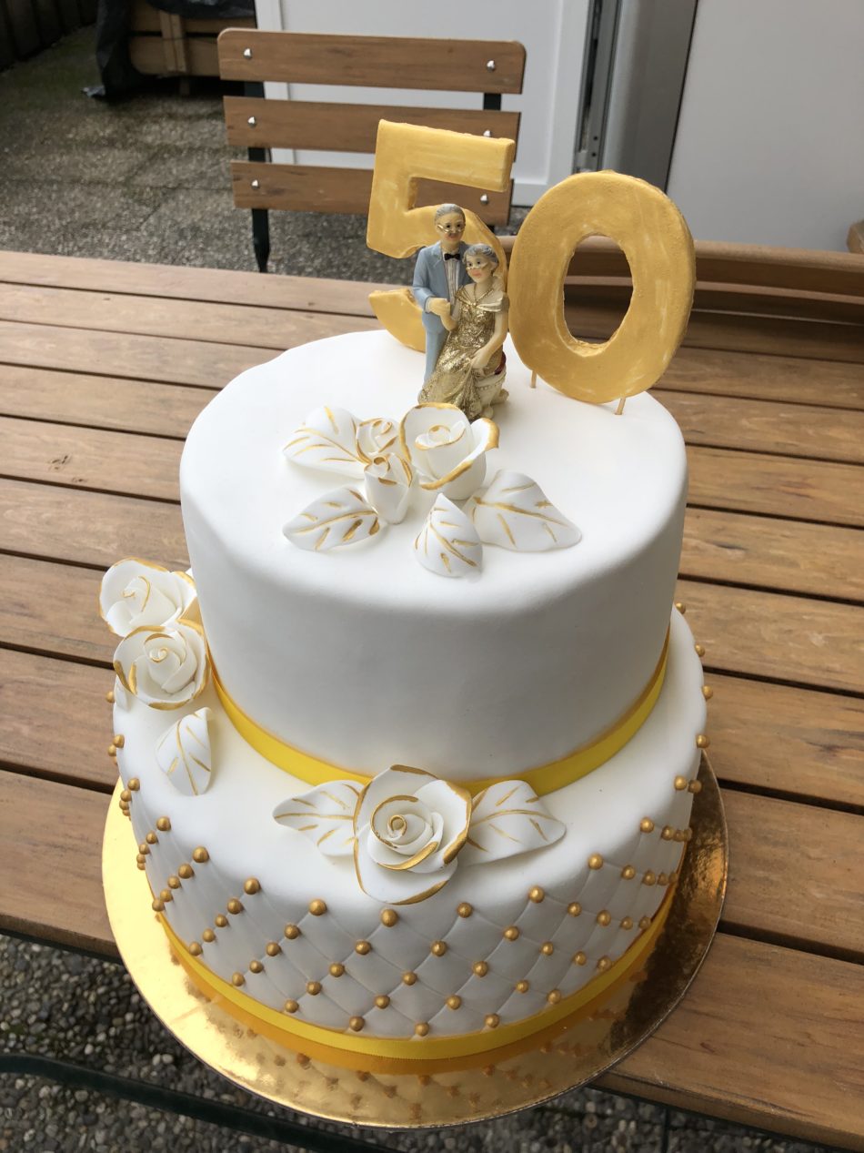 www_suesses_50er_Torte10-950×1267