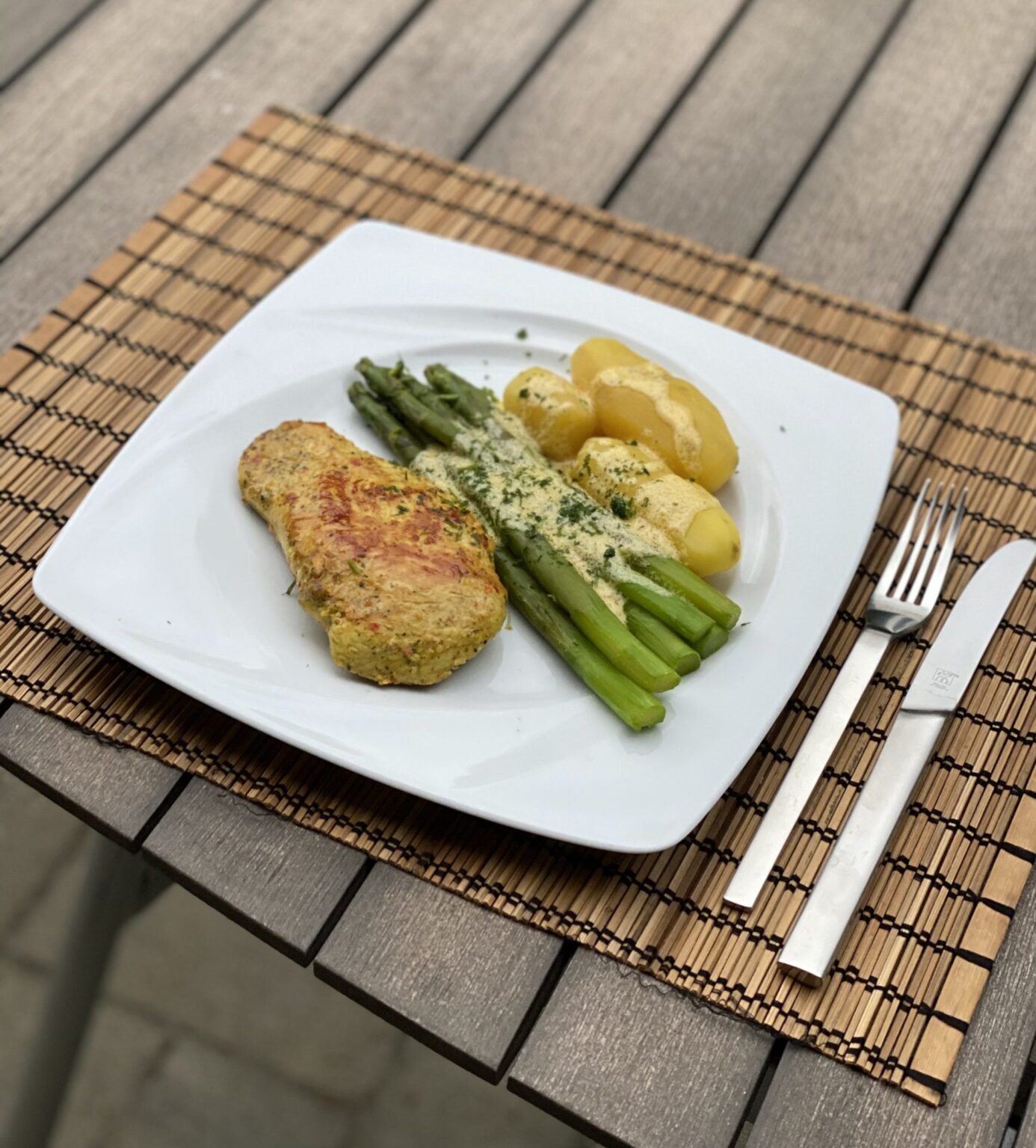 Spargel mit Kartoffeln, Putenfleisch/Schinken und Sauce Hollandaise